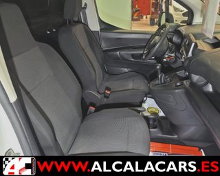0354-LRJ Opel Combo 2021