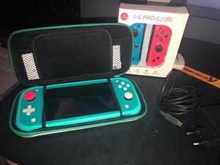 Nintendo Switch Lite  con Accesorios