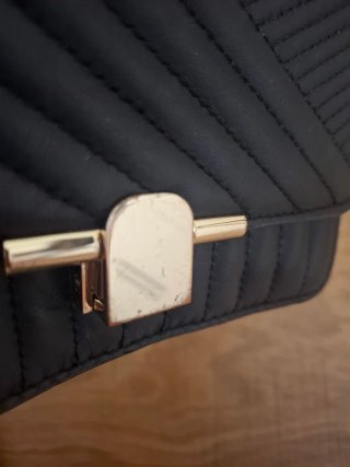 Bolso pequeño negro piel