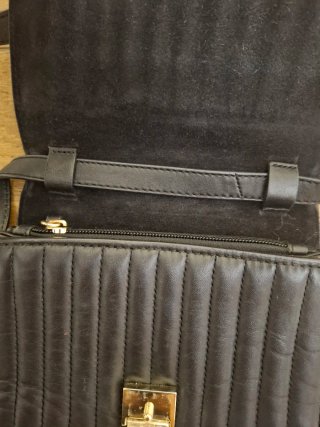 Bolso pequeño negro piel