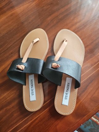 Sandalias planas negras Steve Madden mujer