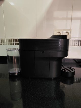 Cafetera Nespresso Vertuo Pop, color negro