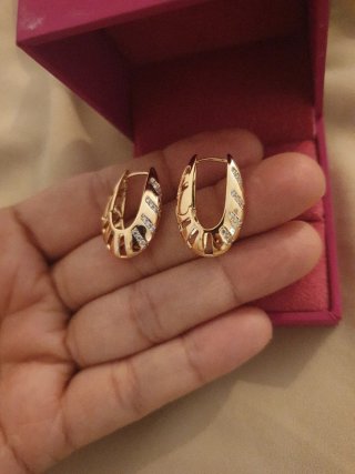 Pendientes chapados en oro 18k con circonitas