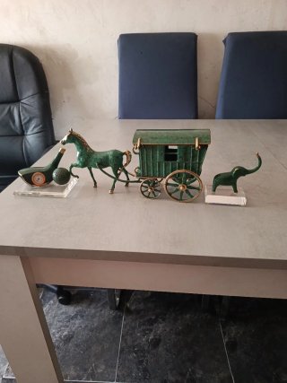 Caballo y Carruaje Decorativo Bronce