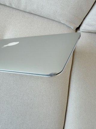 MacBook Air 13” Intel Core i5 Plata