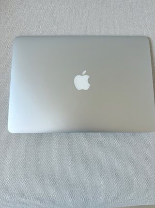 MacBook Air 13” Intel Core i5 Plata
