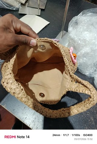 Bolso de verano tejido con flores