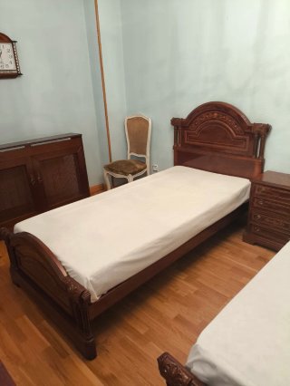 Dormitorio completo madera oscura