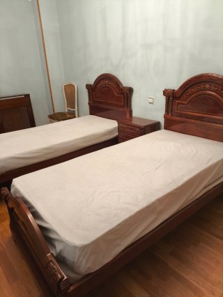 Dormitorio completo madera oscura