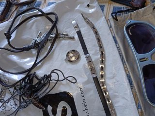 Lotto gioielli uomo: orologi, collane, bracciali