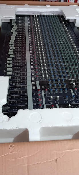 Mesa de mezclas Yamaha MG32/14 FX