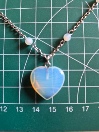 Collana con cuore in opale e catena in acciaio