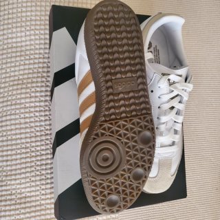 Adidas Samba Talla 42 Marrones y Blancas