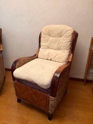 2 Poltrone in vimini e pelle