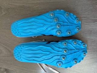 Zapatillas clavos atletismo