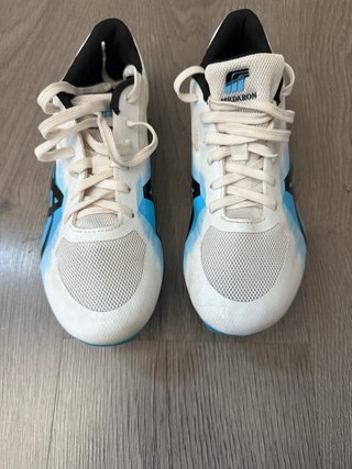 Zapatillas clavos atletismo