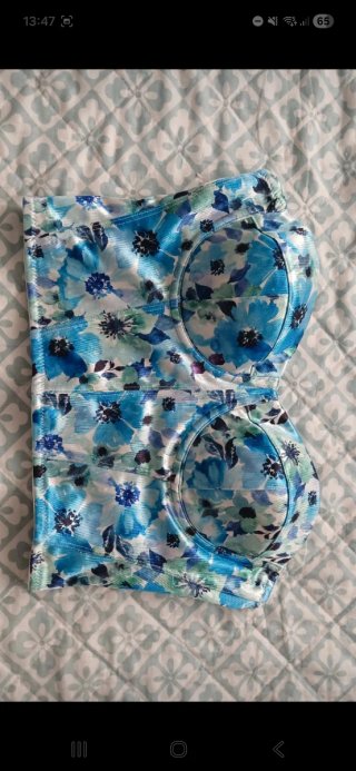 Crop top floral fiesta azul y blanco