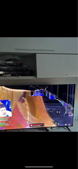 TV TCL 65 Pantalla Rota