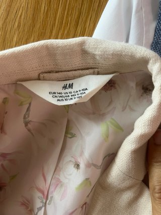 Traje blanco roto con chaleco y corbata azul T. 10