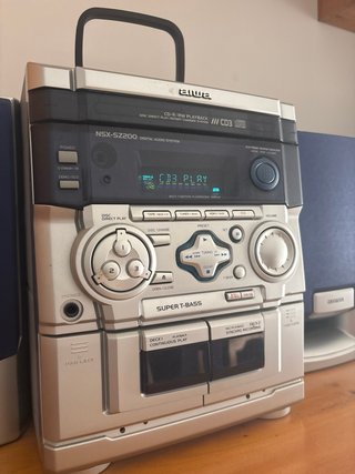 Minicadena Aiwa CD/Radio/Cassette