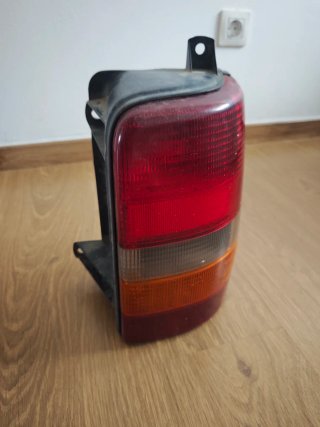 Faro Trasero Jeep Grand Cherokee