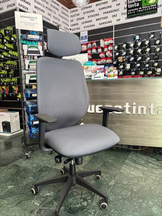 Silla de oficina ergonómica gris