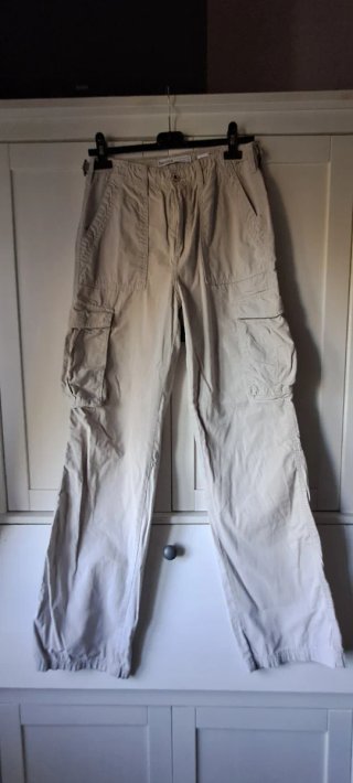 Pantaloni cargo Bershka grigio chiaro