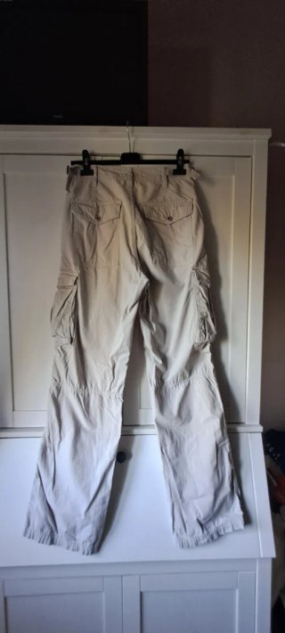 Pantaloni cargo Bershka grigio chiaro