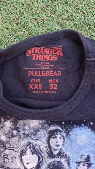 Camiseta Stranger Things Netflix Negra