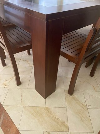 Mesa de comedor y 4 sillas madera