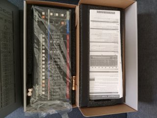 Roland JU-06A Boutique, + DK-01 + Desksaver