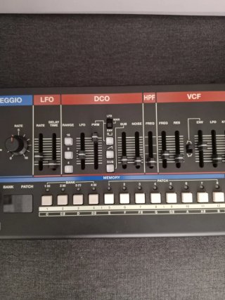 Roland JU-06A Boutique, + DK-01 + Desksaver