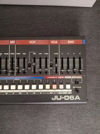 Roland JU-06A Boutique, + DK-01 + Desksaver