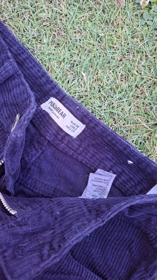 Pantalones pana acampanados morados