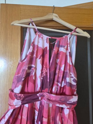 Vestido plisado floral invitada