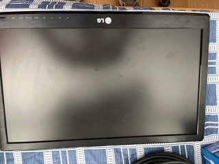 LG TV 52cm Ancho x 33cm Alto