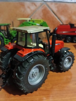 Massey Ferguson 8280 1:32