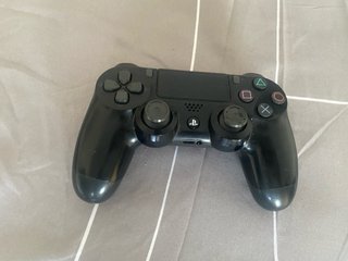 PS4 Slim 500GB + 2 Mandos Originales