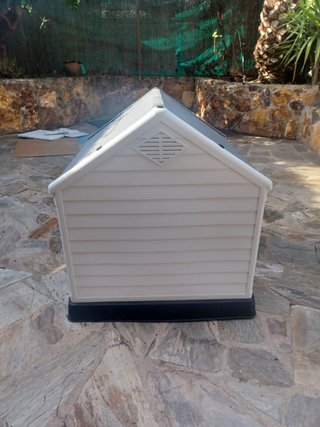 Caseta perro grande beige y gris