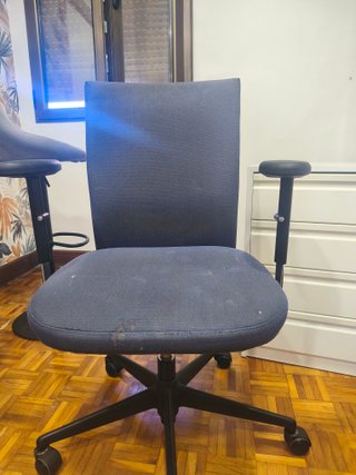 Silla de oficina con ruedas