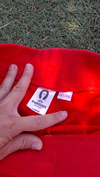 Pantalón corto rojo UEFA Euro 2024