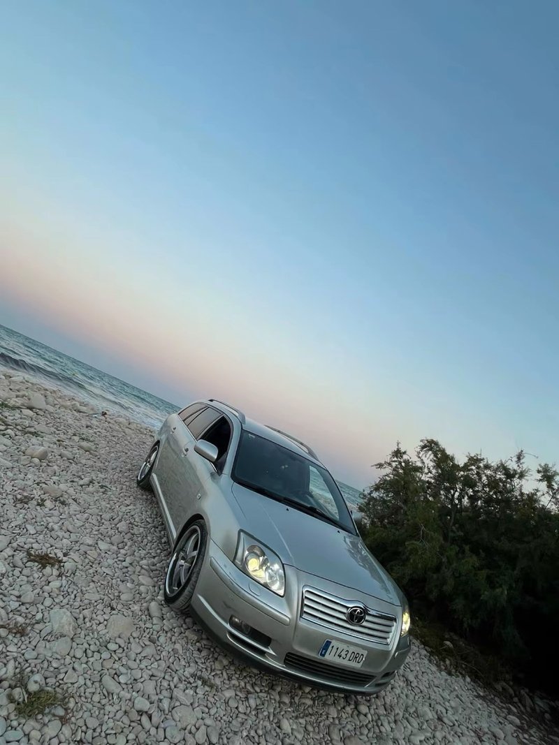 Toyota Avensis 2005 - foto 1