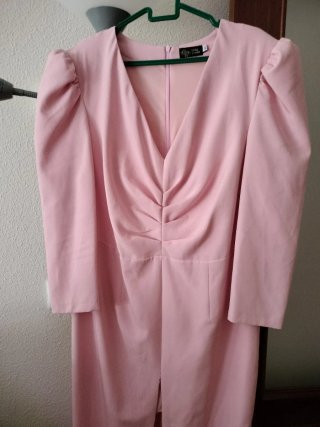 Vestido rosa elegante mujer