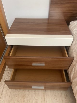 Mesitas y Cabecero de madera