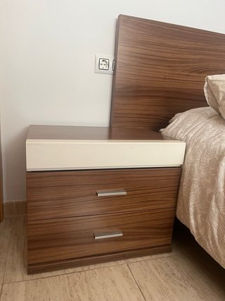 Mesitas y Cabecero de madera