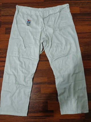 Dos Trajes de Jiu Jitsu y Karate Tagoya Blanco