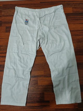 Dos Trajes de Jiu Jitsu y Karate Tagoya Blanco