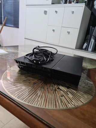 Consola Sony PS4 Negra