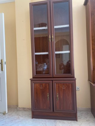 Mueble de salón madera y cristal