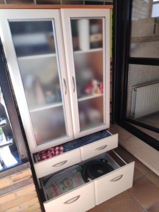 Set mobili cucina/sala da pranzo: Tavolo+5 sedie+credenza
